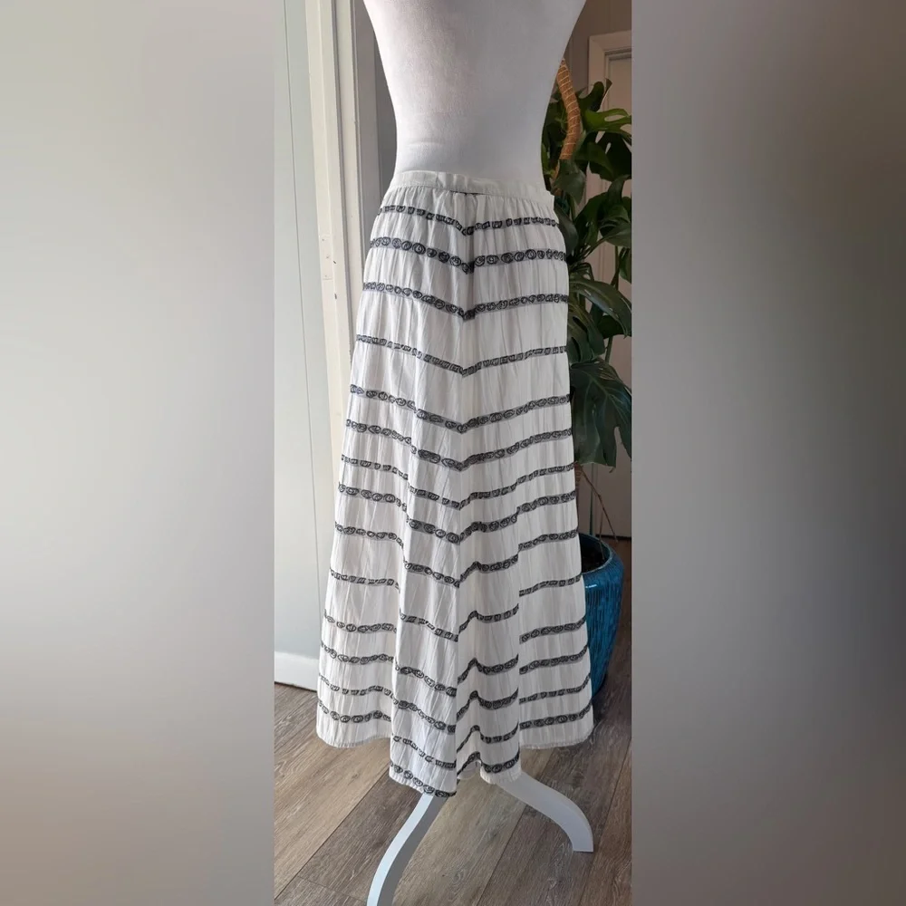 Talbots Black and White Patterned Skirt - Picture 2 of 6